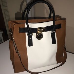 Micheal Kors Purse